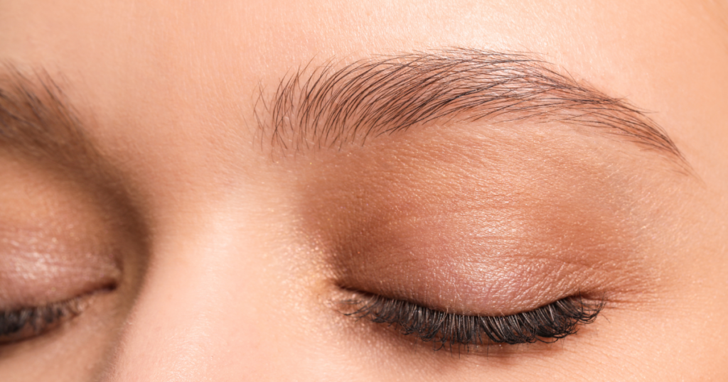 不意打ちブサ見え写真の対策法｜③ビジュアルを強化する（眉毛を整える）