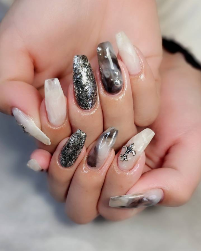 ネイルデザイン｜アートネイル・柄ネイル・ホワイトブラック系