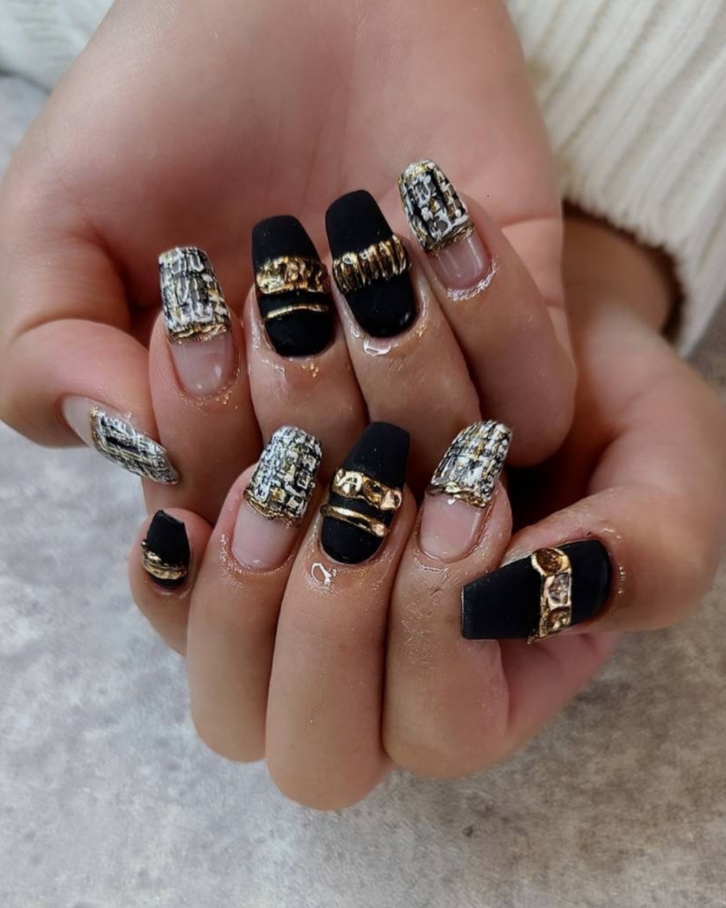 ネイルデザイン｜冬ネイル・アートネイル・ブラック系