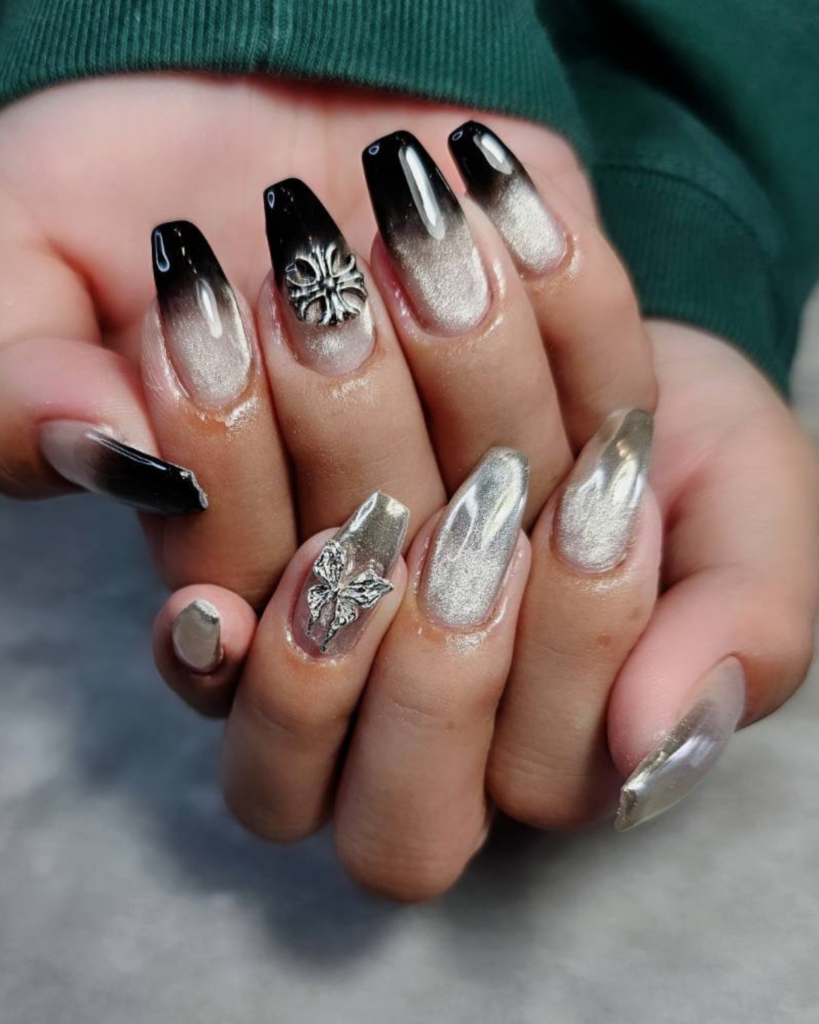 ネイルデザイン｜ブラック系・シルバー系・ミラーネイル・グラデーションネイル・パーツネイル