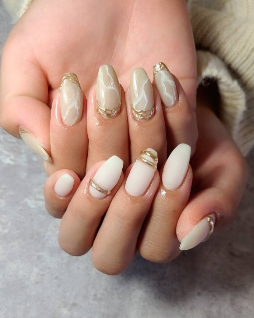 ネイルデザイン｜アートネイル・アシメネイル・ホワイト系・ベージュ系