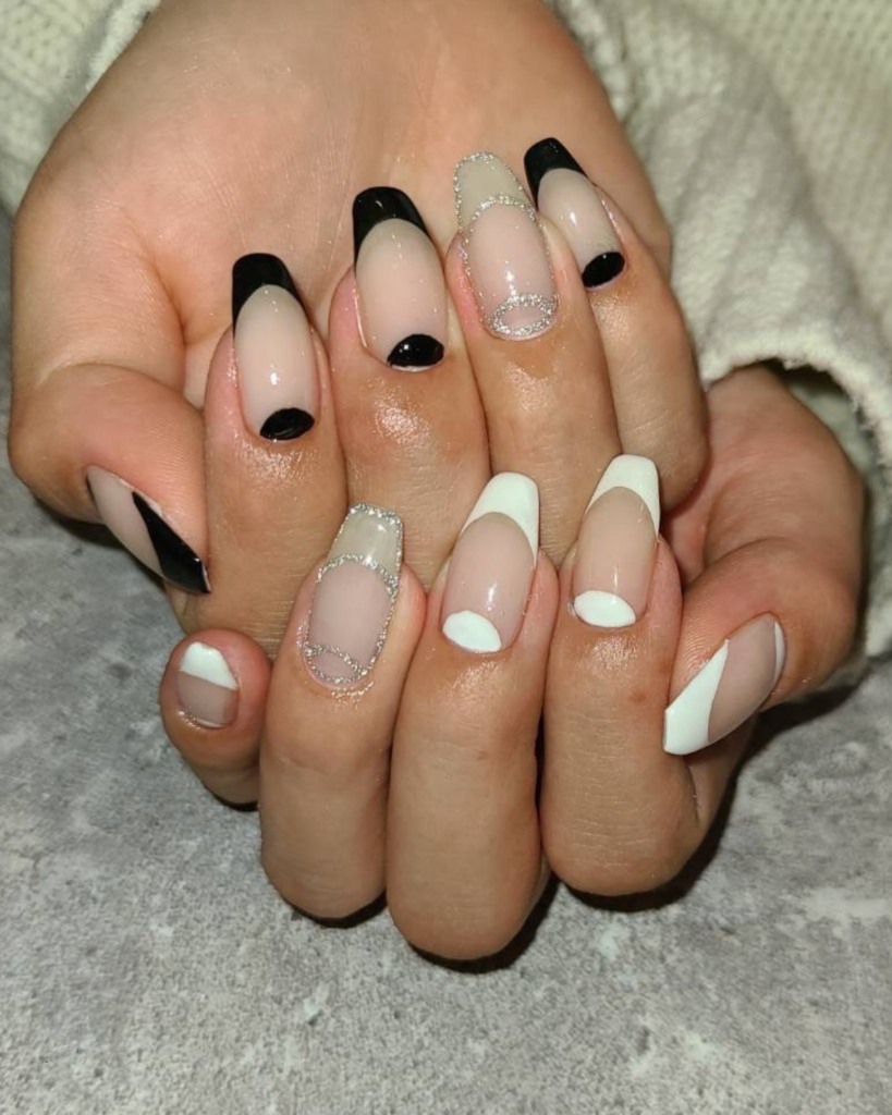 ネイルデザイン｜フレンチネイル・フラッシュネイル・ブラック系・ホワイト系