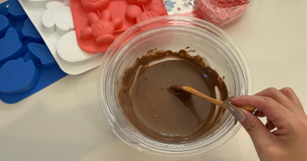 手作りチョコマシュマロの材料と作り方｜作り方①チョコレートを溶かす