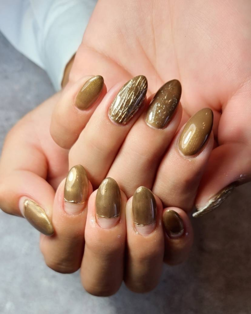 ネイルデザイン｜ミラーネイル・ワンカラーネイル・ベージュ系