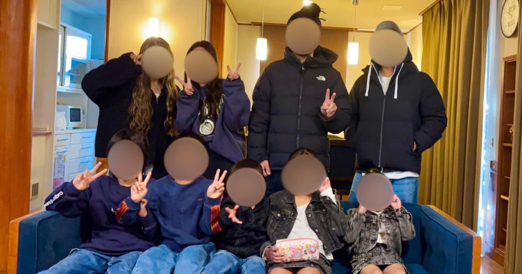 【子連れディズニー】民泊のメリットデメリット｜民泊での集合写真